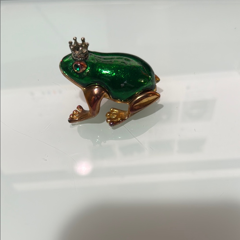Frog Prince Trinket Box Green Gold   Magnetic Closure - Picture 3 of 7